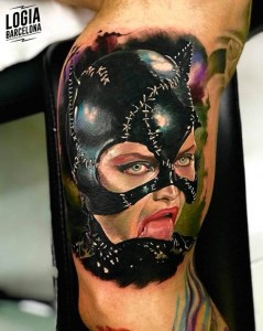 tatuaje_brazo_michell_pfeiffer_catwoman_logia_barcelona_angel_de_mayo 
